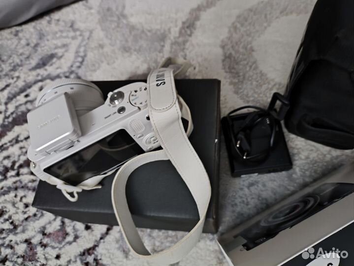 SMART camera Samsung NX10000