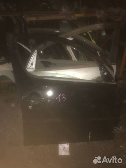 Дверь Daihatsu YRV