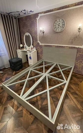 Парящие кровати в наличии