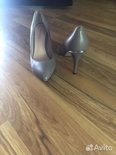 Б/У в хорошем состоянии, размер 37