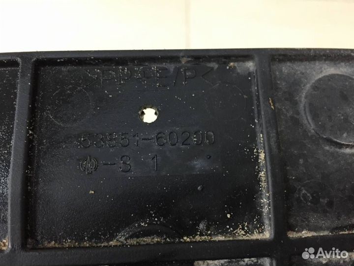 Брызговик передний левый Toyota Land Cruiser Prado