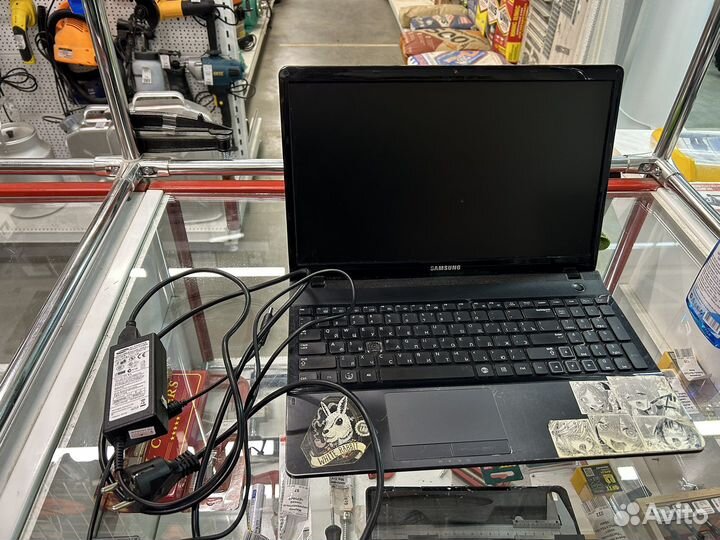 Samsung np300e5x