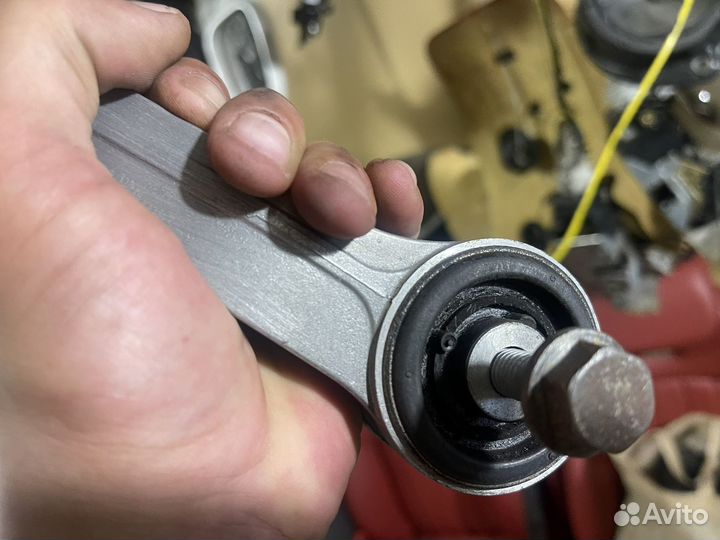 Рычаг передний верхний vag 7L0407047B