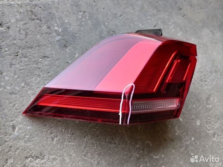 Фонарь наружный задний левый Volkswagen Tiguan 2
