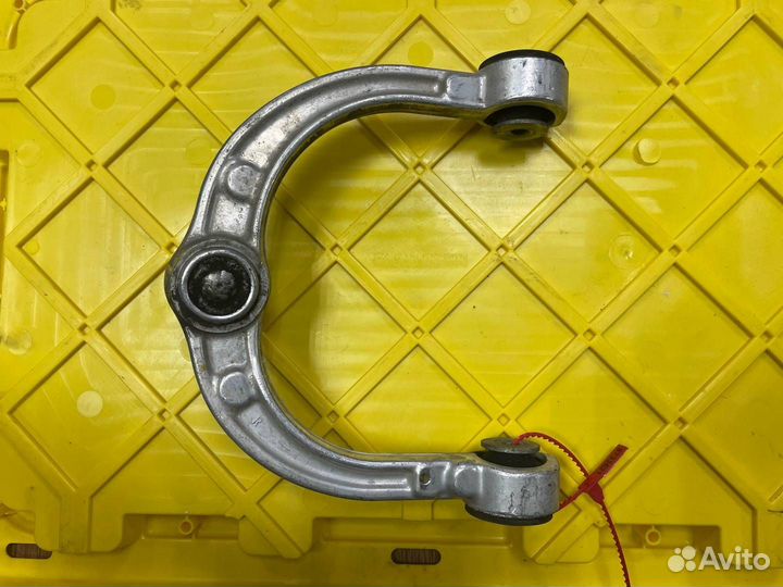 Рычаг передний правый верхний Mercedes-Benz