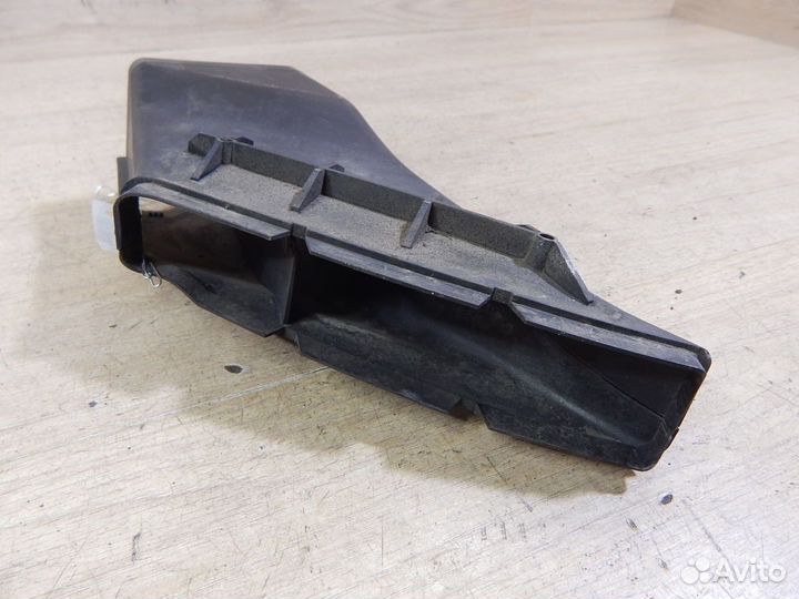 Воздухозаборник наружный Audi A6 C6