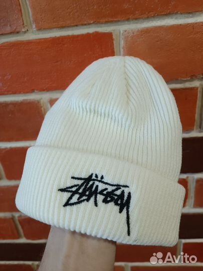 Шапка стуси Stussy белая и чёрная в наличии
