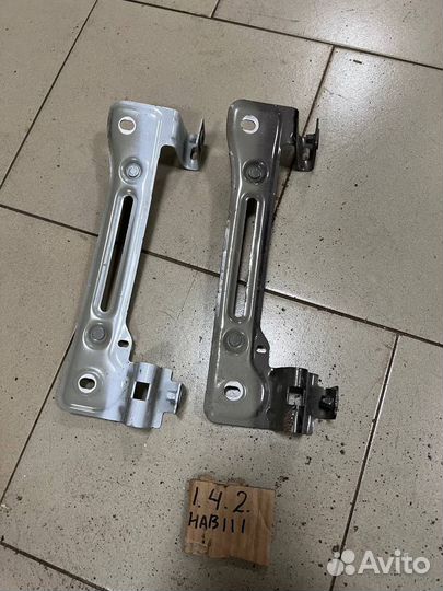 Кронштейн крепления крыла Audi Q7 (4M) II (2015–н