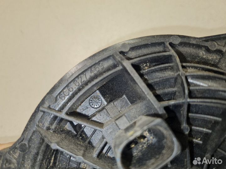 Ручка двери багажника Volkswagen Polo 2009-2015