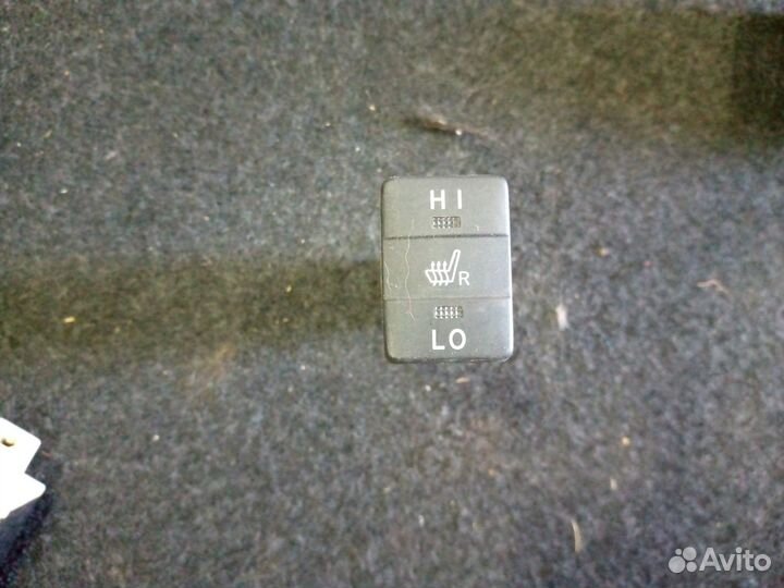 Кнопка Toyota RAV 4 IV CA40