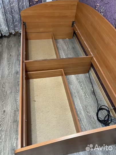 Кровать с матрасом бу