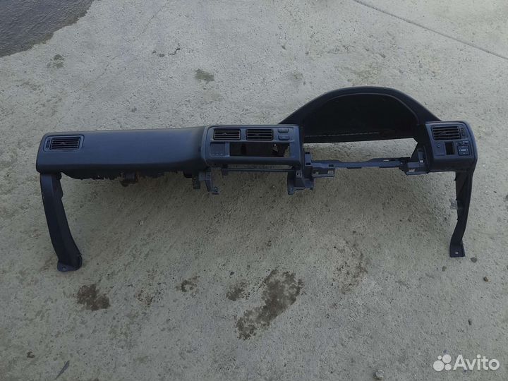 Панель приборов торпеда Тойота Спринтер 110