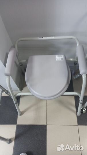 Санитарный стул туалет