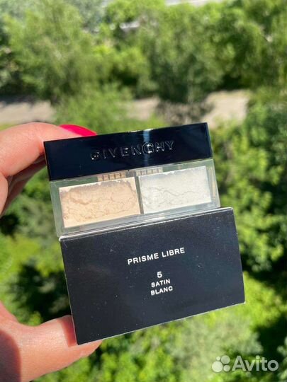 Givenchy Prisme Satin Blanc пудра Белый Сатин нова