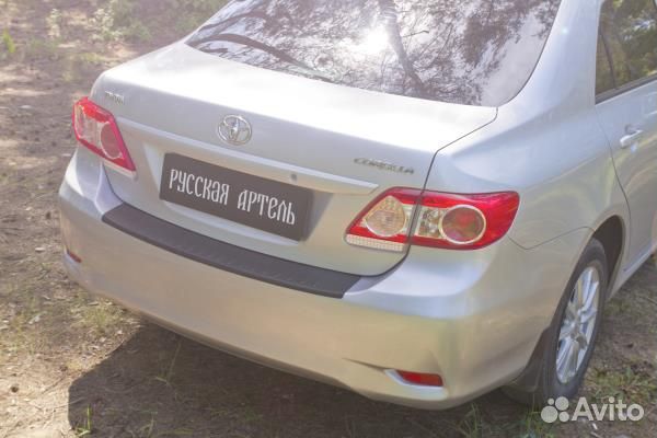 Накладка на задний бампер Toyota Corolla (2010