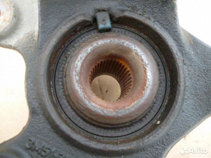 Форд Фокус 2 Кулак поворотный передний правый