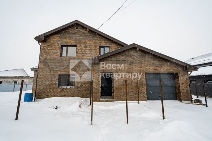 Коттедж 214 м² на участке 9 сот.
