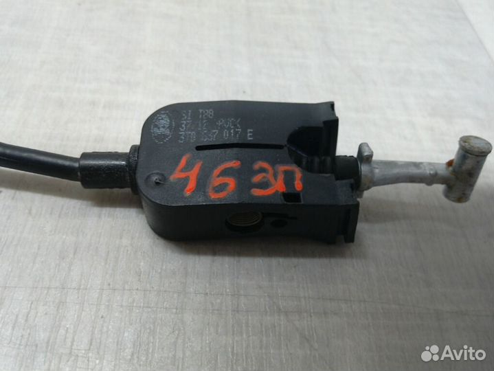 Трос замка двери задний Skoda Fabia 2 1.2 CGP 2012