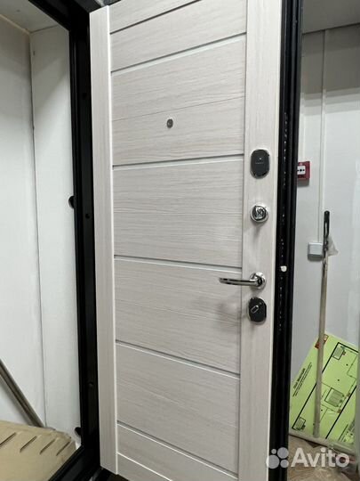 Дверь металлическая
