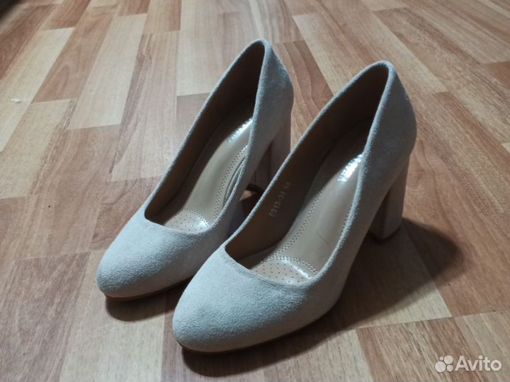 Туфли женские 36 размер бежевые новые