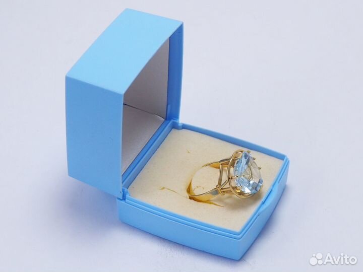 Кольцо золотое с топазом. Золото 585 пр. 6,74 гр