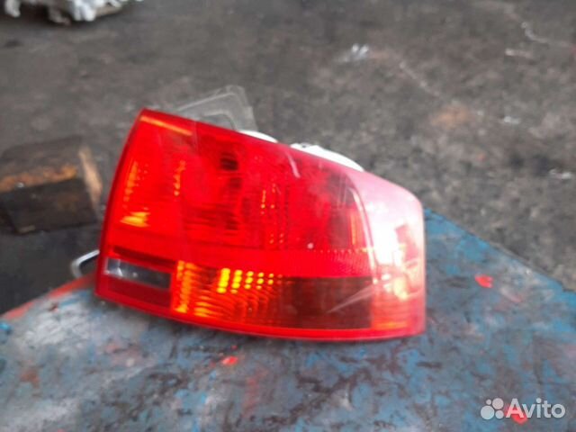 Фонарь Ауди A4 B7 правый