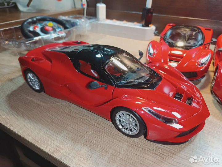 Машинка на радиоуправлении Ferrari