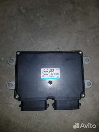 Блок упровления двигателем Мазда