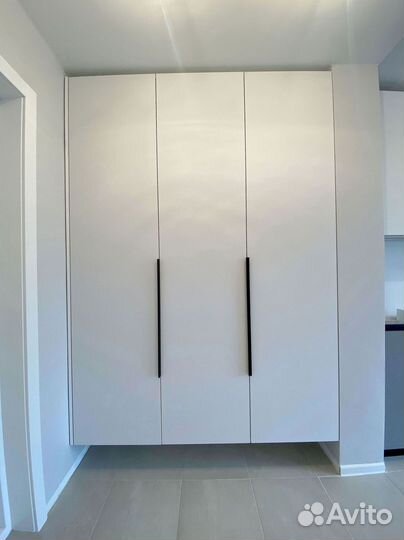 Шкаф до потолка