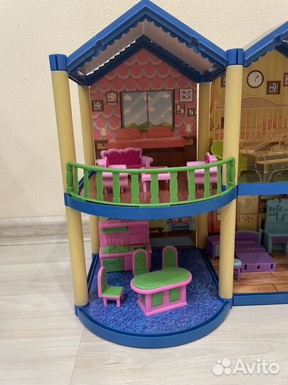 Кукольный домик с мебелью