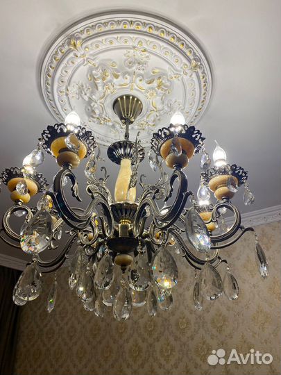 Бронзовая люстра с ониксом