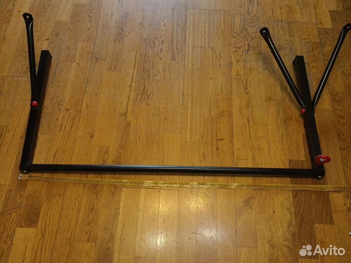 Турник настенный