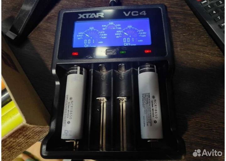 Зарядное устройство Xtar VC4
