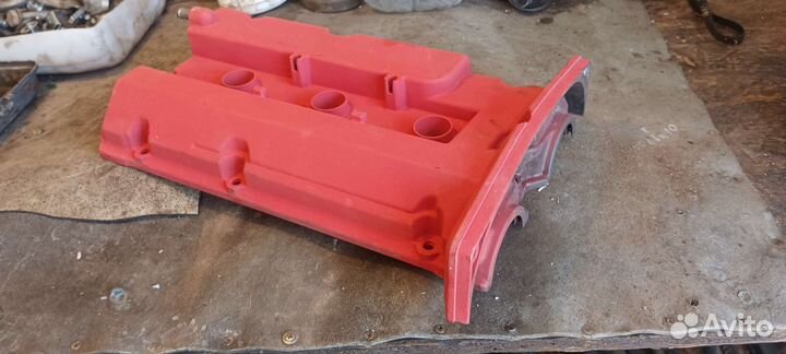 Клапанная крышка mitsubishi6A13TT