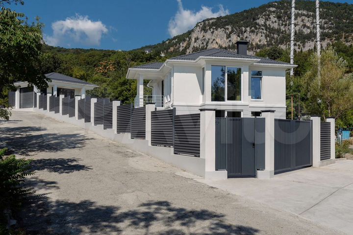 Дом 267,8 м² на участке 7 сот.