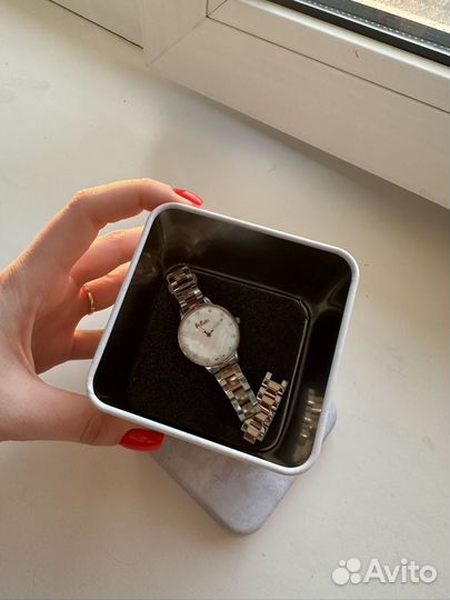 Часы наручные женские