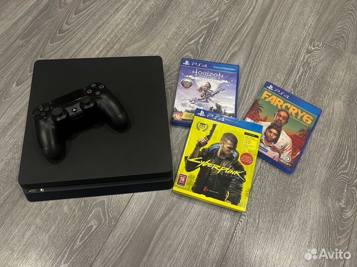Игровая приставка PS4 Slim 1 Tb как новая
