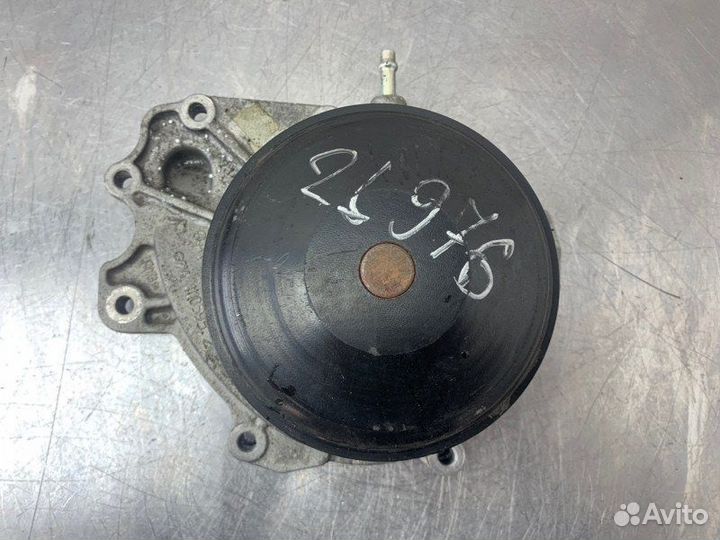 Помпа Mercedes C-Class W205 OM651 2.2 CDI 2017