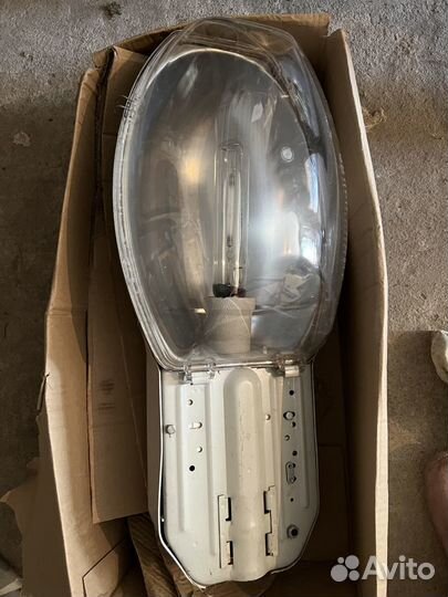 Фонарь уличный столб