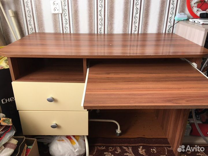 Компьютерный стол