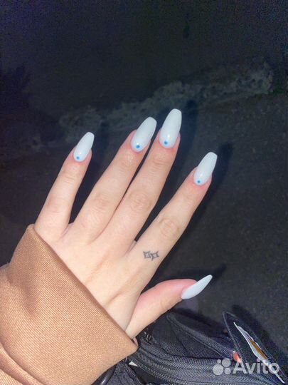 Модель на маникюр