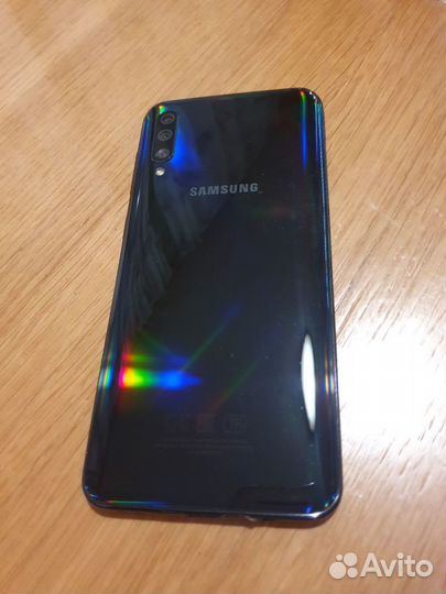 Samsung Galaxy A50, 4/64 ГБ