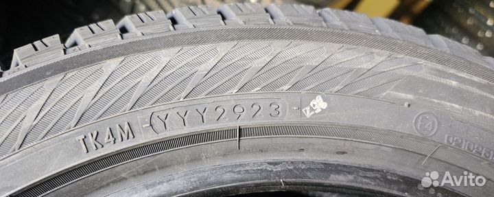 Yokohama IceGuard Stud IG65 215/50 R17 95T