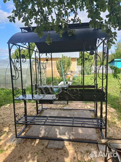 Мангал с крышей