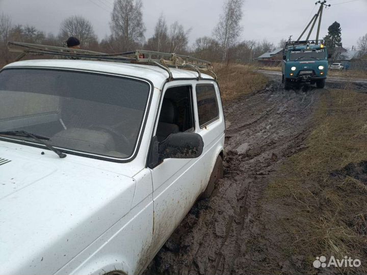 Внедорожная помощь Вытащить машину