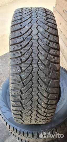Pirelli Formula Ice 215/70 R16 100T