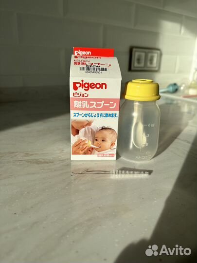 Бутылочка с ложкой для прикорма pigeon