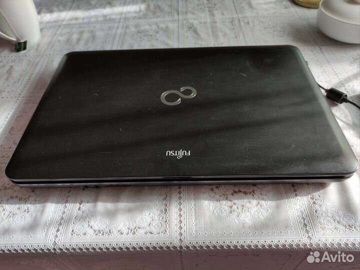 Fujitsu life book AH502