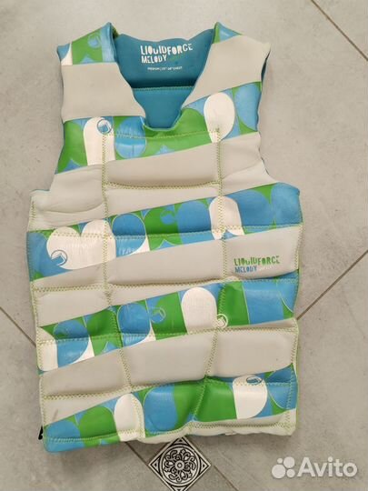 Жилет для вейкборда Liquid force 88-97см грудь