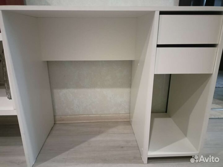 Письменный стол